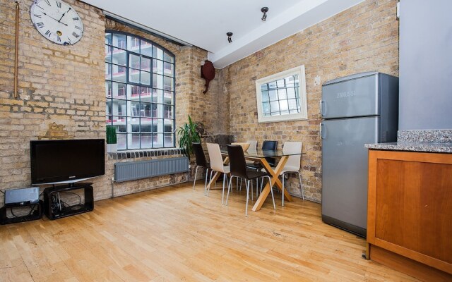 Luxurious Airy TOWER BRIDGE Loft