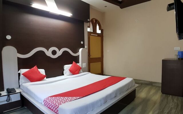 Oyo 30576 Satyam Regency