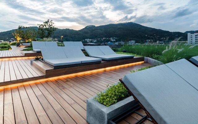 The Deck Condo Patong by VIP