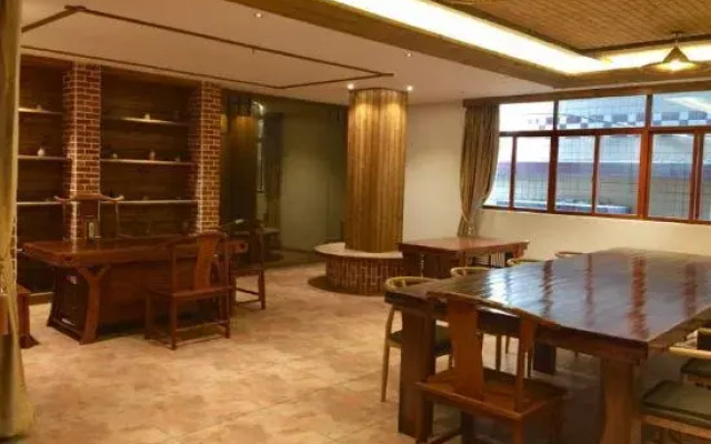 Lugu Inn (Luohu Lushan Art Town)