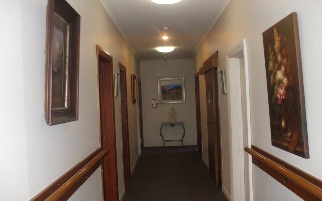 Elizabeth Court B & B