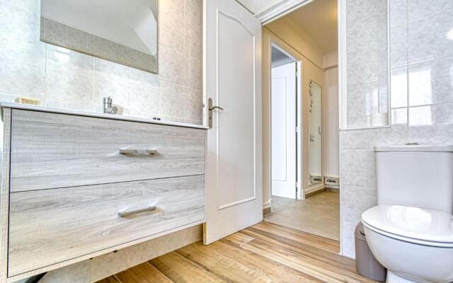 Sunny Apartment With Magnificent View of Plage du Midi Beach