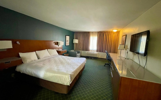 Portside Inn & Suites