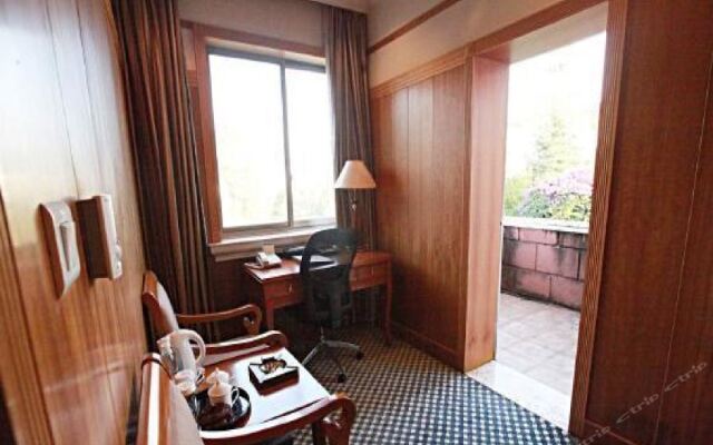 Kunming Lake View Hotel