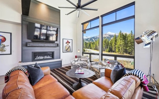 Outside The Bubble 4 Bedroom Home