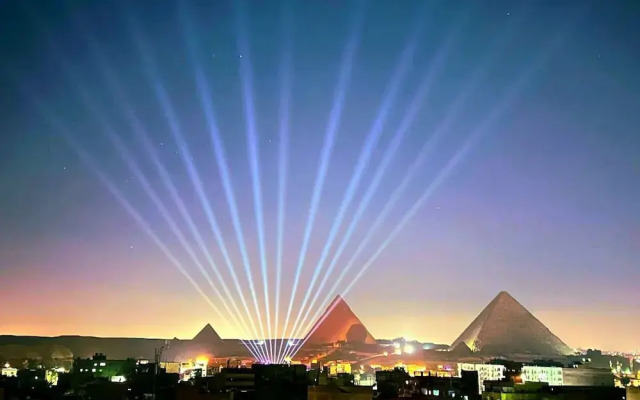 Pyramids sun temple view Inn