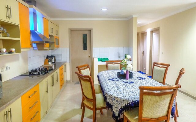 3 Bedroom Permata Senayan Apartment By Travelio