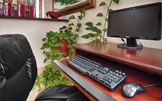 Red Roof Inn & Suites Jackson - Richland