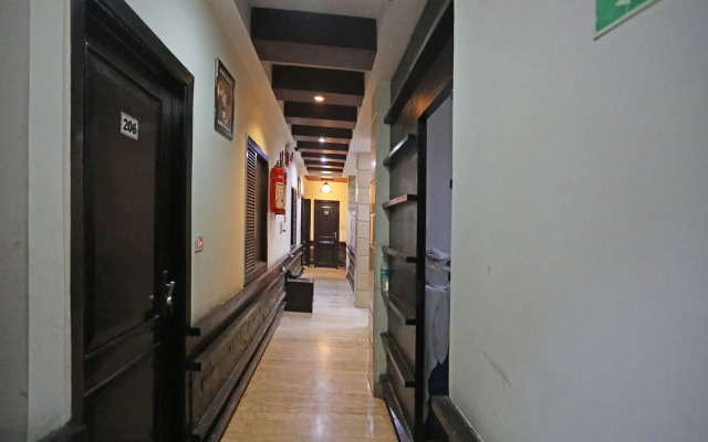 OYO 512 Hotel Aman Inn