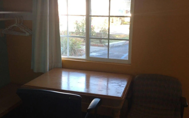 Long Beach Motel
