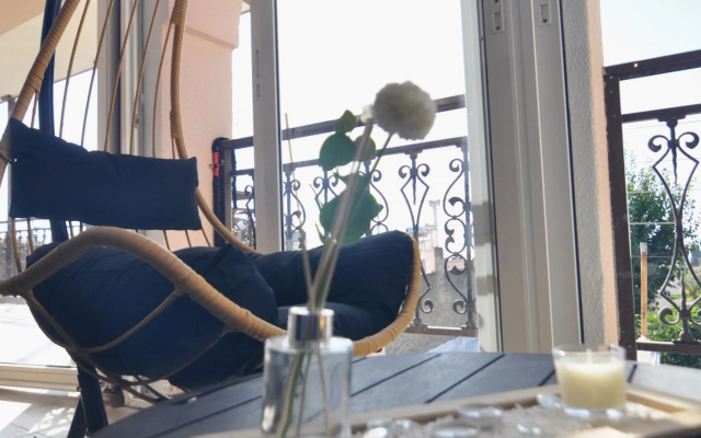 Zennova 80 Kastra Apartment