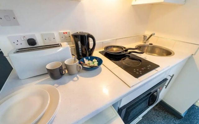 Spacious Comfortable Studio Near the University