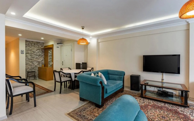 Pleasant Flat with Balcony in Moda Kadikoy