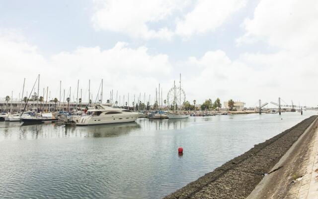 A01 - Marina Mirror Harbour
