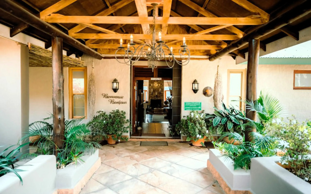 Bambuu Lakeside Lodge
