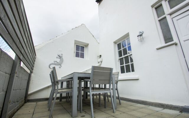 Marine Cottage Parking by Brighton Holiday Lets