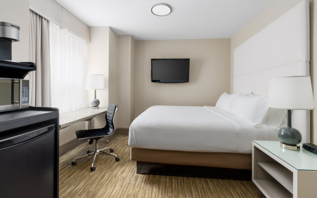 Holiday Inn Express Chicago - Magnificent Mile by IHG