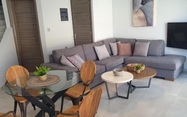 Zefyros Suite , Seafront retreat !