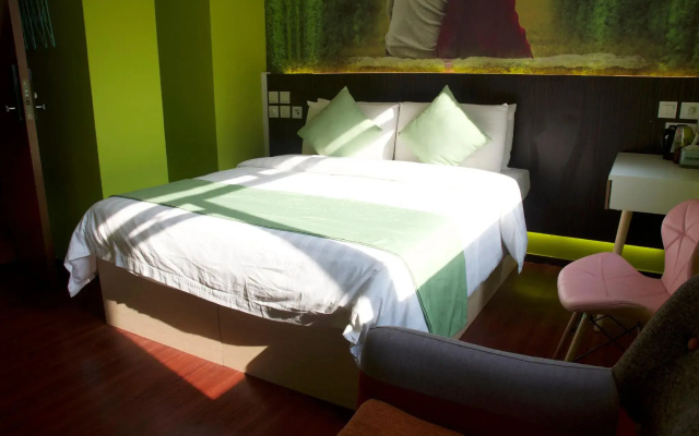 Whole Sunshine International Guest House