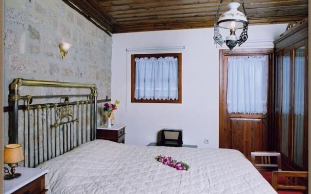 Hagiati Traditional Hotel