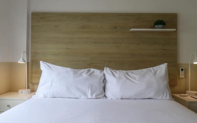 w Iluminating 1BR w AC Near Central Restaurante