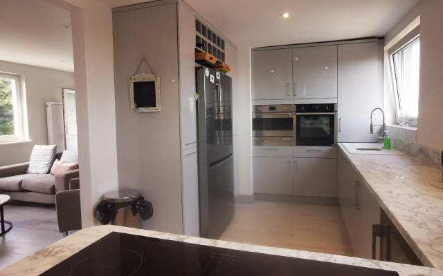 A Place With A View  - 2 bed village apartment