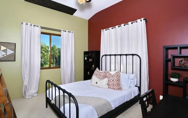 Owl's Nest by AvantStay | Sleeps 22! Infinity Pool w/ Views