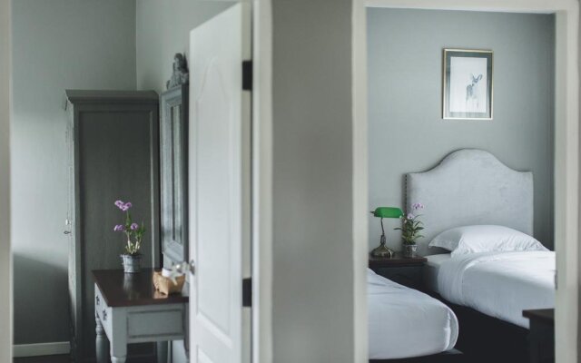 Moon 11 Boutique Home