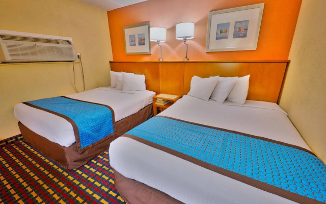 Seashire Inn & Suites