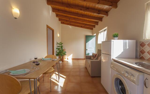 A14 - Cozy Torraltinha Apartment