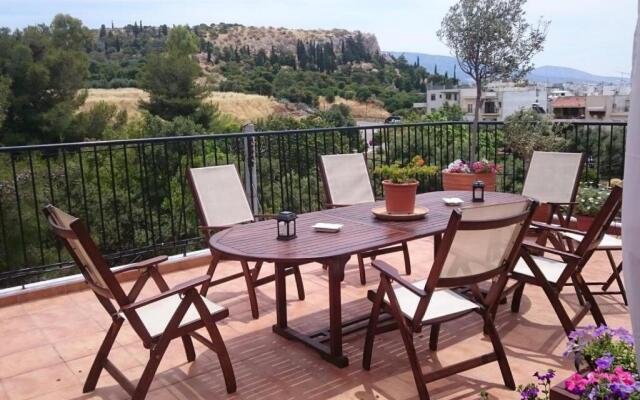 Cozy Apartment in Acropolis With Roof Garden