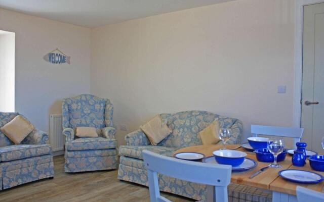Apartment 8, The Granary