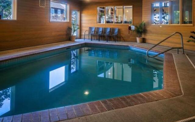 The Garibaldi House Inn & Suites