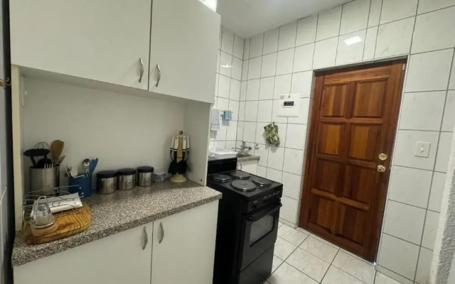 Room-busa House Self Catering Guest Hous