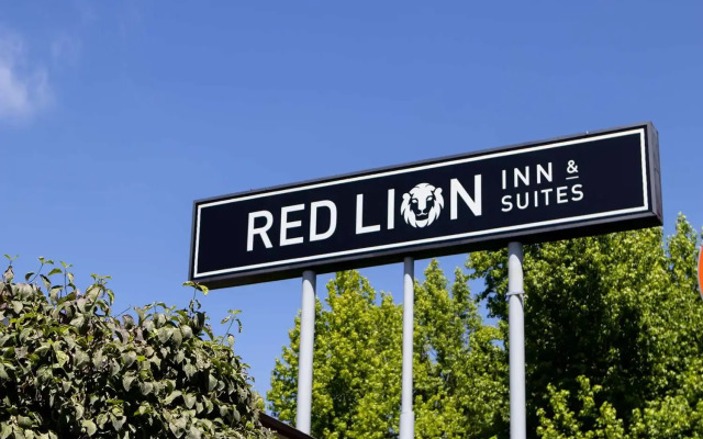 Red Lion Inn & Suites Vancouver