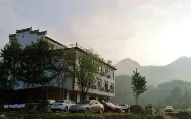 Luxian Lushuiwan Farmhouse