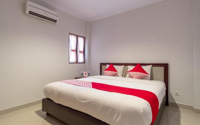 Super OYO 283 Helvetia Residence