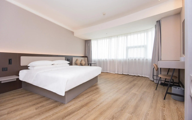 Huangpu Hotel