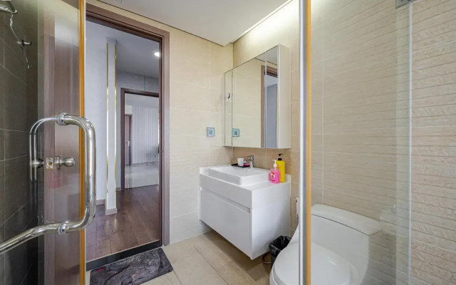 Long Apartment - Vinhomes Golden River