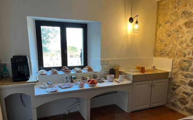 Fleur de Lys Fayence