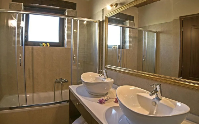 Spectacular Garden & Sea Views, At Villa Anna.