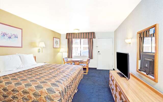 Travelodge by Wyndham Banning CA Near Casino/Outlet Mall