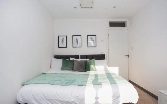 Hamlet Mews by Sorted Stay