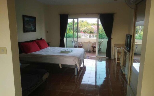 RoomQuest One Bangsaray