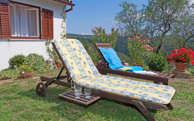 Roža in Sveti Bartol (Haus für 2-3 Personen)