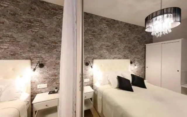 Aldo Apartments Center