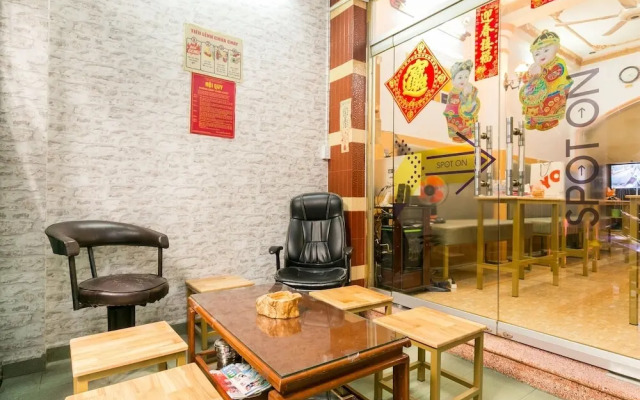 Minh Phuong-Hostel by OYO Rooms