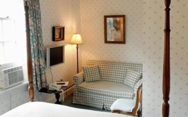 Hillsdale House Inn