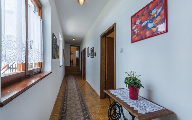 Nice Home in Brtonigla With Wifi and 3 Bedrooms