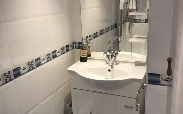 2BR North Sands Apt - Dog Friendly & Free Parking